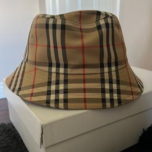 Bucket hat - worn 2x